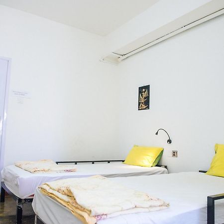 Dengba Hostel Yangon Exterior foto