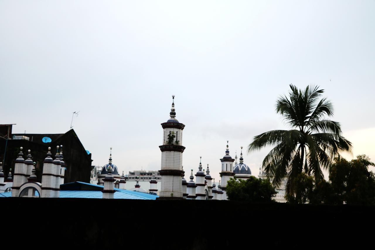 Dengba Hostel Yangon Exterior foto
