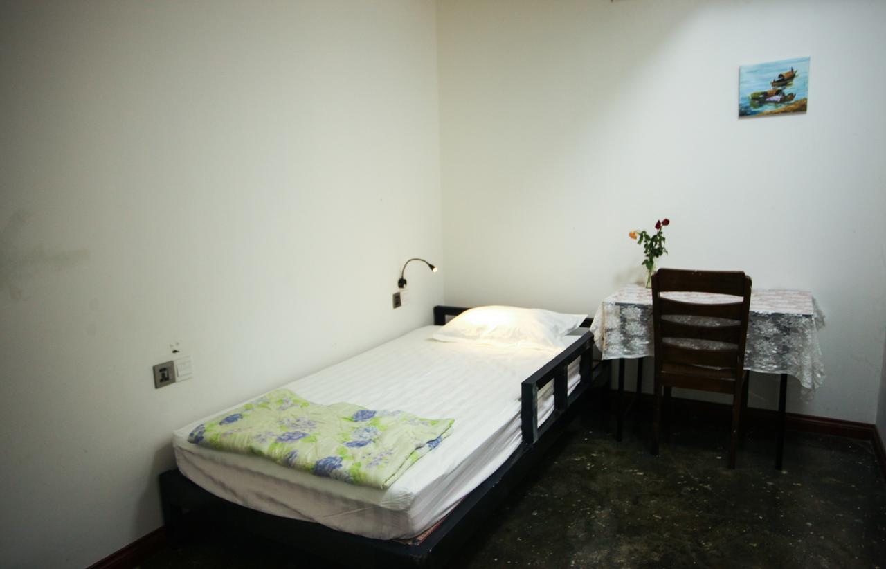 Dengba Hostel Yangon Exterior foto