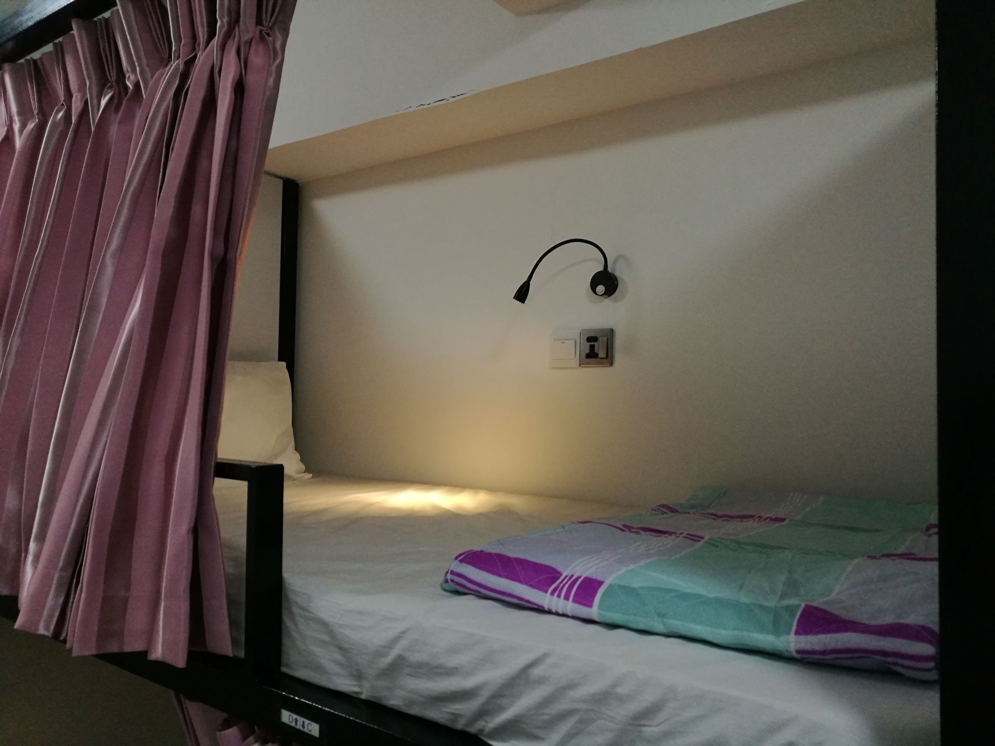Dengba Hostel Yangon Exterior foto