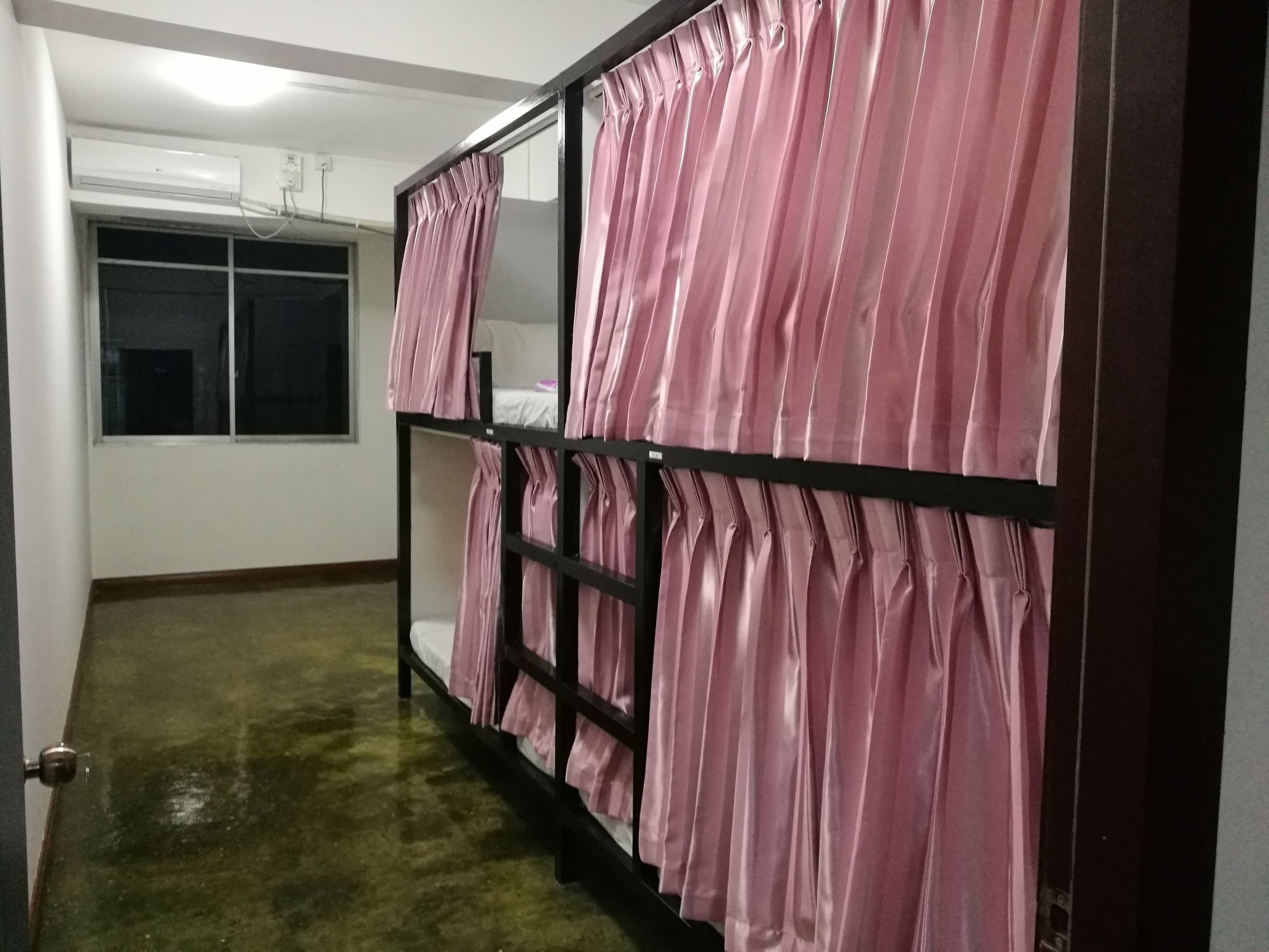 Dengba Hostel Yangon Exterior foto
