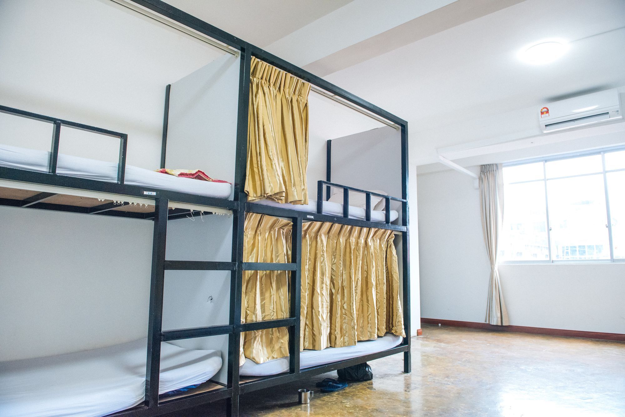 Dengba Hostel Yangon Exterior foto