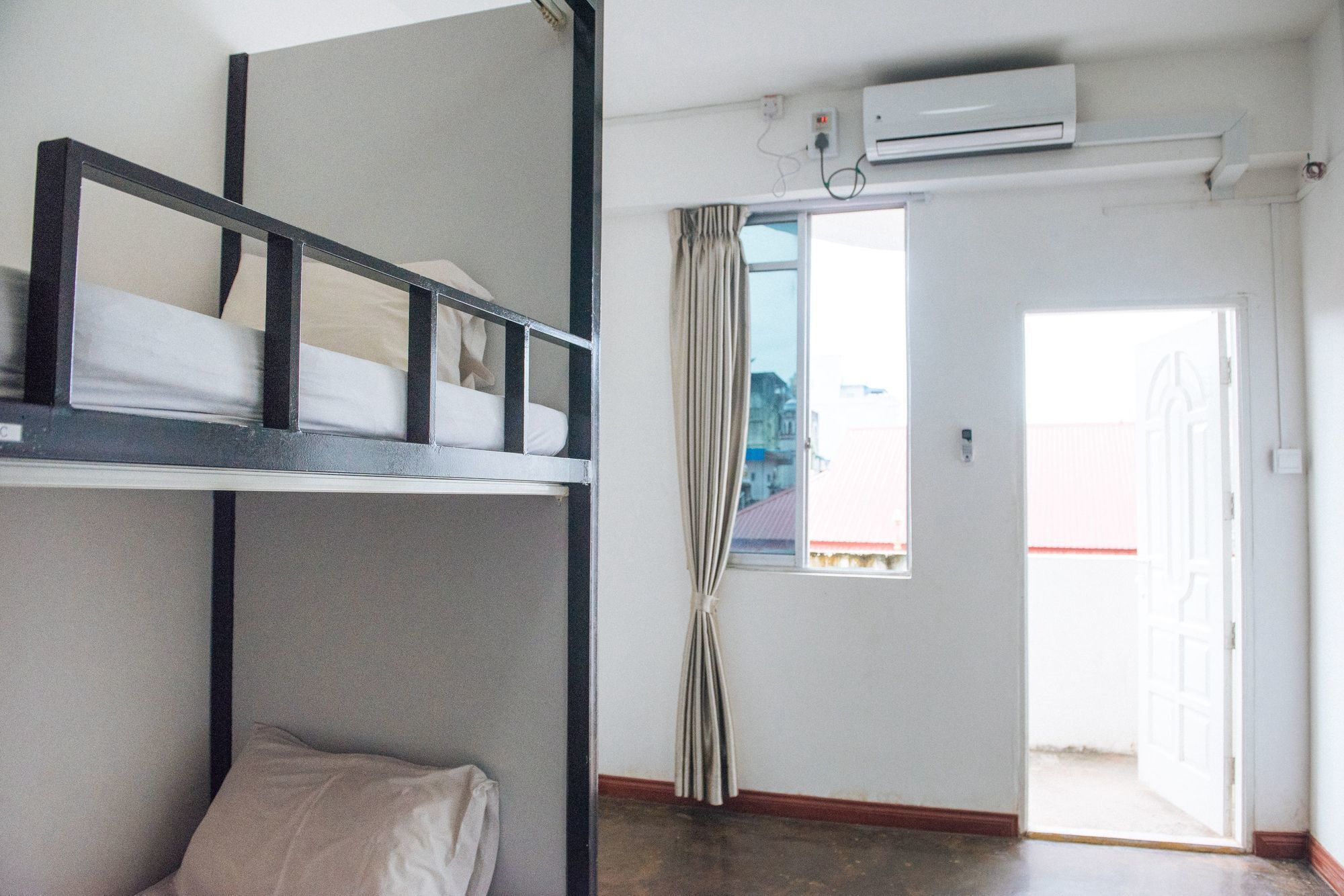 Dengba Hostel Yangon Exterior foto